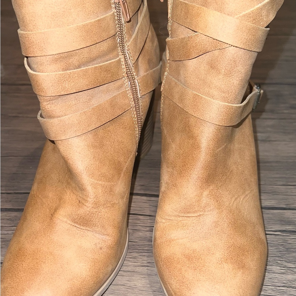 Elegant Tan Heeled Boots for Women